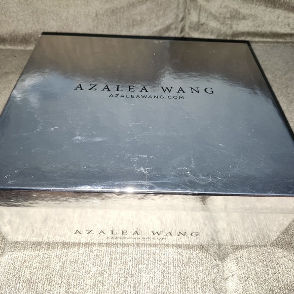 Azalea Wang / AKIRA Colbie Distressed Denim Bootie - Picture 5 of 6